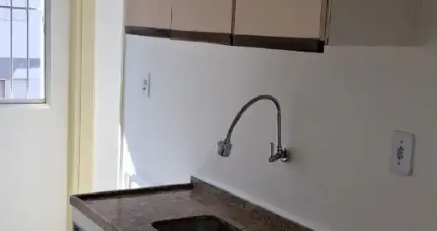 Lindo apto , desocupado, com móveis planejados, boa localização com acesso as principais av. do bairro e acesso a dutra , escolas , mercados , farmácias ,com excelente área de lazer.