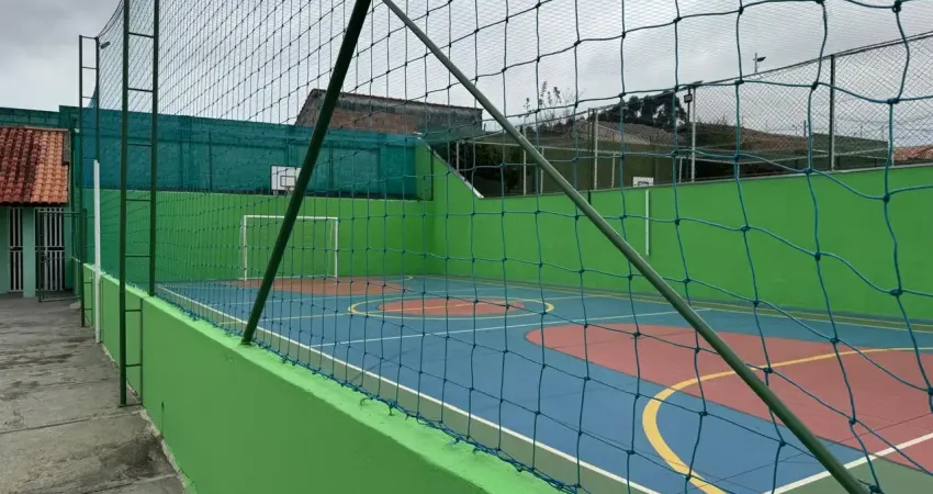 Essa cabe no seu bolso , venha morar na tranquilidade de um condomínio fechado , e dar segurança a sua família, com escola perto , açougue, padaria , farmácia , mercado , venha viver na segurança do c