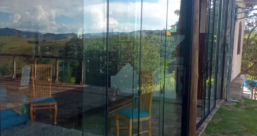 Troco por casa , linda chacara no buquirinhs ii , venha viver em harmonia com a natureza , acordar com o canto dos passros ,com vista maravilhosa e asfalto ate a porta da chacara