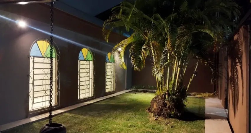 3 suites planejadas , piso e azulejo em porcelanato , no coração do satélite