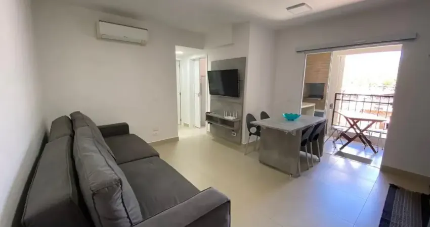 Apto em ubatuba com área de lazer completo e ar condicionado.