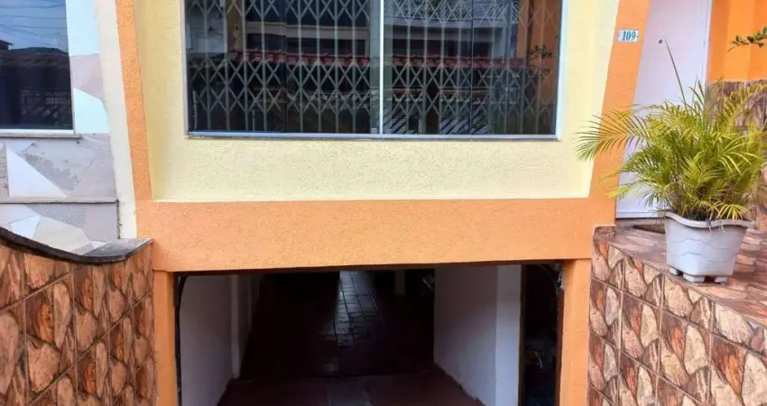 Sobrado com 3 dormitórios à venda, 234 m² por R$ 650.000,00 - Jardim Guapituba - Mauá/SP