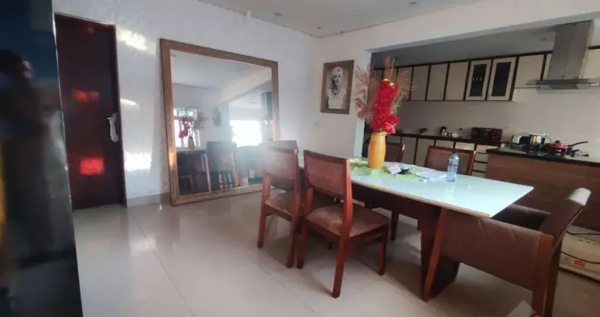 Casa com 3 dormitórios à venda, 209 m² por R$ 950.000,00 - Vila Assis Brasil - Mauá/SP