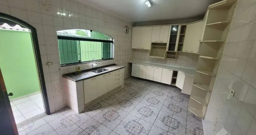 Sobrado com 3 dormitórios para alugar, 200 m² por r$ 3.132,00/mês - jardim santa lídia - mauá/sp