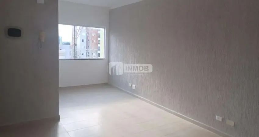 Sala Comercial à Venda e Locação na Esplanada Independência, Taubaté