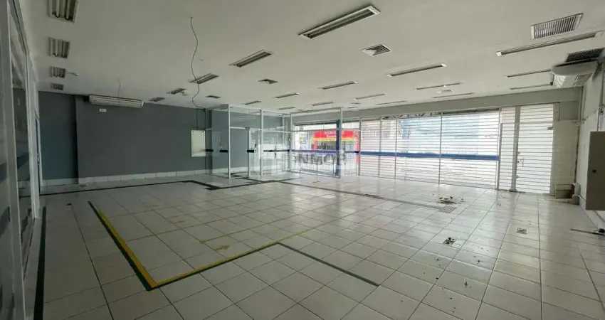 Casa comercial para alugar na Rua Sacramento, Centro, Taubaté