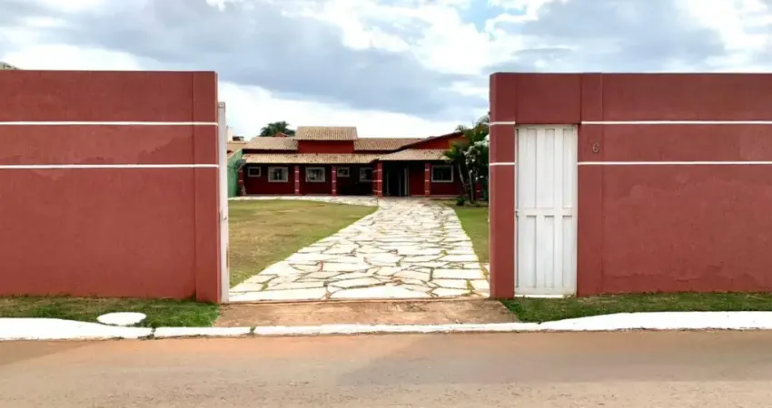 RUA 4B - **BAIXOU PRA VENDER** CASA EM COND. - PRÓX. À DELEGACIA - DESOCUPADA.