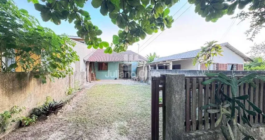 Casa com 2 quartos à venda na Rua 1740 Professor Ariovaldo Azevedo Carrijo, Praia Continental, Itapoá