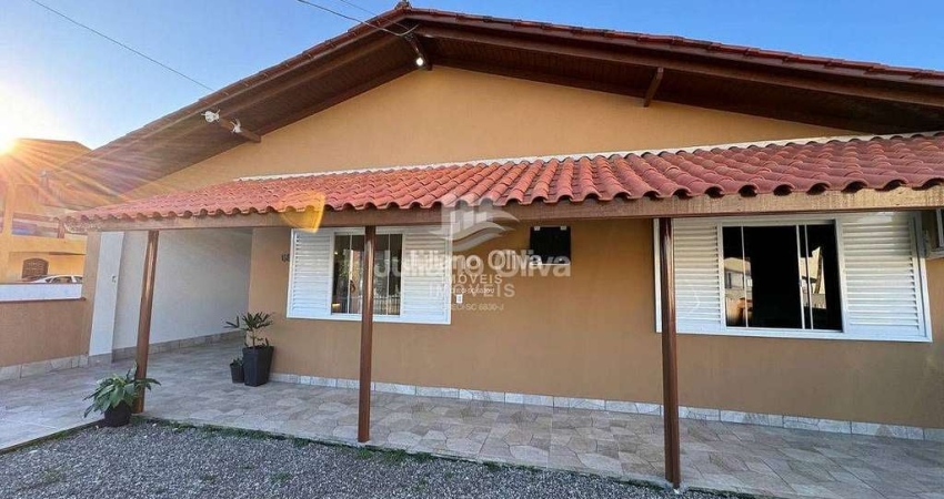 Casa com Edícula a 200 Metros do Mar, Barra do Saí - Itapoá/SC