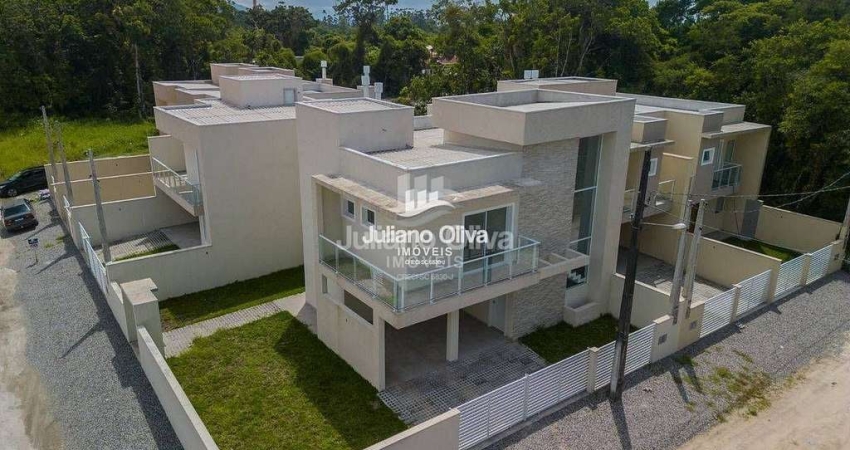 Sobrado de Esquina com 3 Suítes à Venda, Barra do Saí - Itapoá/SC