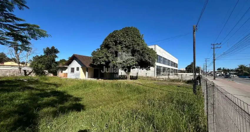Para Morar ou Investir: 2 Terrenos com Casa na Avenida Celso Ramos
