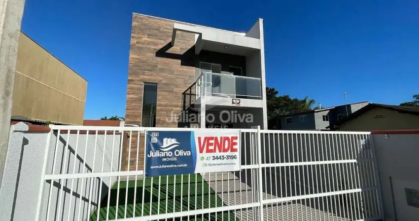 Sobrado á Venda com Piscina á 90m do Mar - Bamerindus