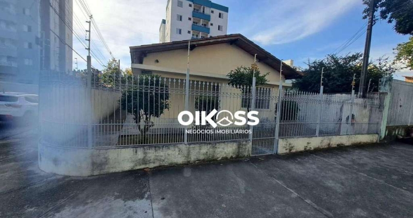 Casa com 6 dormitórios à venda, 140 m² por R$ 873.000 - Jardim América - São José dos Campos/SP