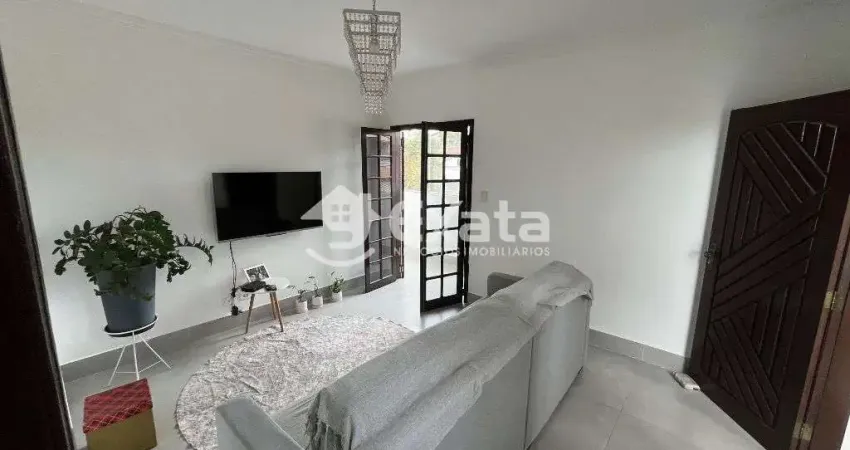 Casa com 3 quartos à venda na Rua Francisco Bueno, 234, Jardim Ana Maria, Sorocaba