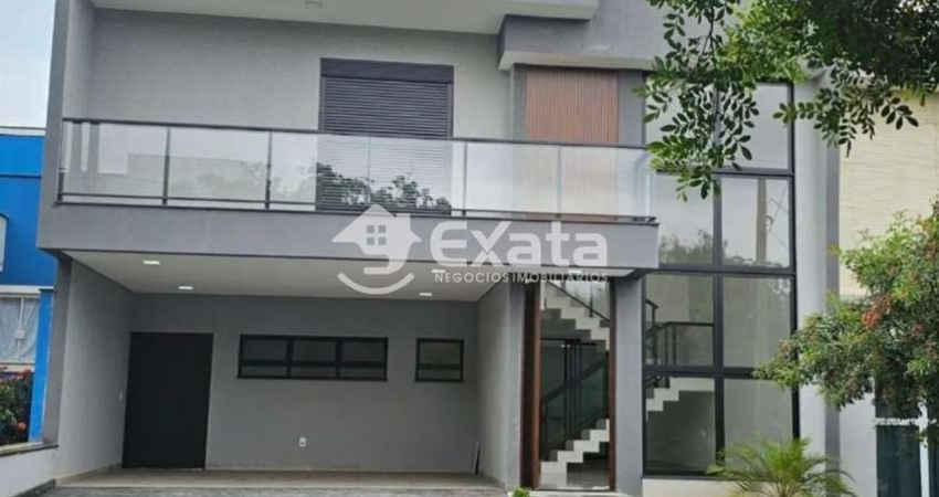 Bela casa 3 suites, piscina em condominio