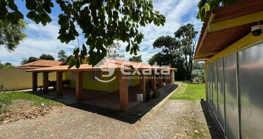 Chacara a venda em Aracoiaba da Serra - Chacara Santa Terezinha : 3 dormitorios, Ofuro e Poco Semi-artesiano 450 metros da rodovia