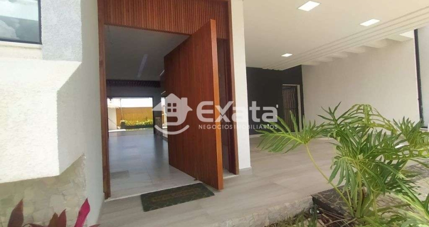 Sobrado com 03 suites, 4 vagas de garagem e piscina