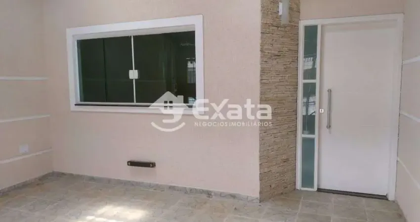 Casa assobradada com quintal amplo no declive – 3 quartos (1 suite) – duas vagas cobertas – aceita permuta!