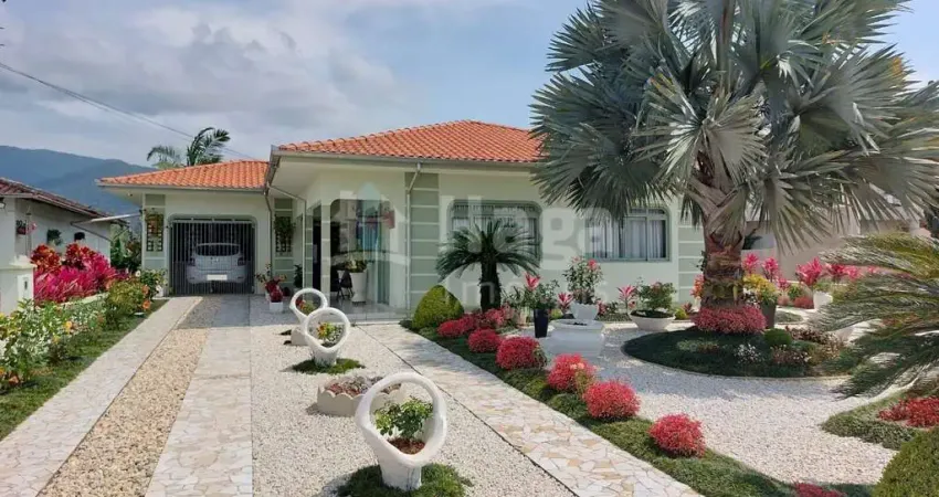 Casa com 3 quartos à venda no Centro, Canelinha 