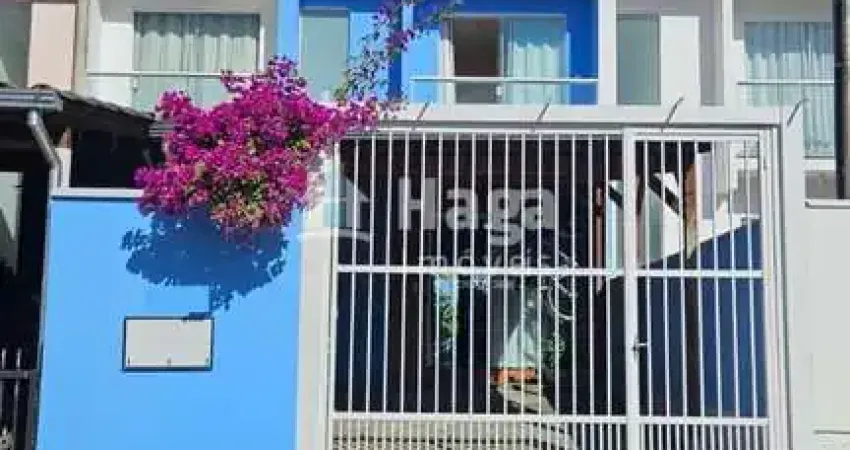 Sobrado geminado à venda no bairro Águas Claras em Brusque/SC