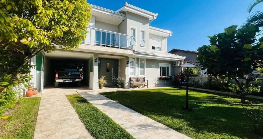 Sobrado  com piscina , 312m², 03 quartos ( 01 deles suite)
