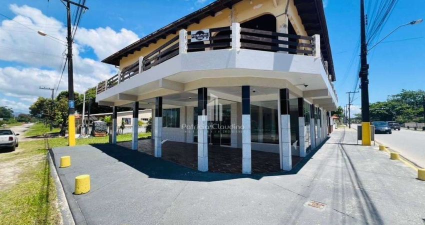 Sala comercial de esquina á 200 metros da praia na Barra do Saí!