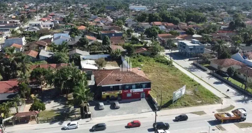 Prédio comercial + residencial frente para Av. Celso Ramos