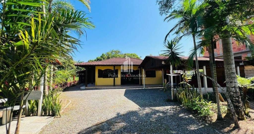 Casa para 10 pessoas á 200 metros da Praia!
