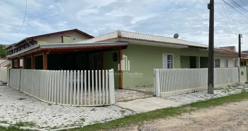 Casa com 3 quartos à venda na Rua 590 Hercílio Luz, 58, Cambijú, Itapoá