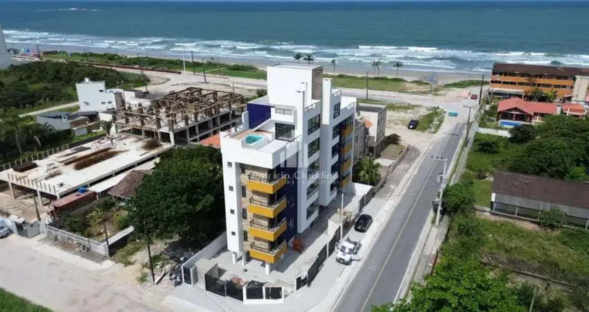 Apartamento com 03 dormitórios (sendo 01 suíte) á 140m da praia!