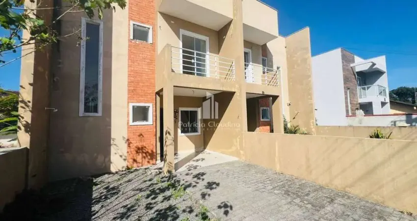 Sobrado mobiliado, com 03 dormitórios! á 40 metros da praia do imperador!