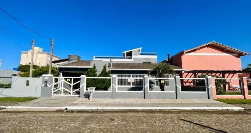 Casa com 7 quartos à venda na Zona Nova, Tramandaí