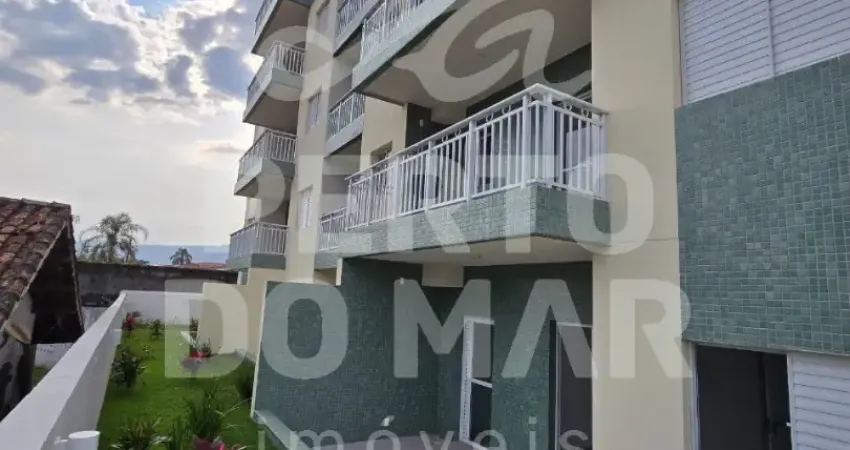 Apartamento térreo com quintal privativo a apenas 200 metros da praia no bairro vista linda – bertioga/sp