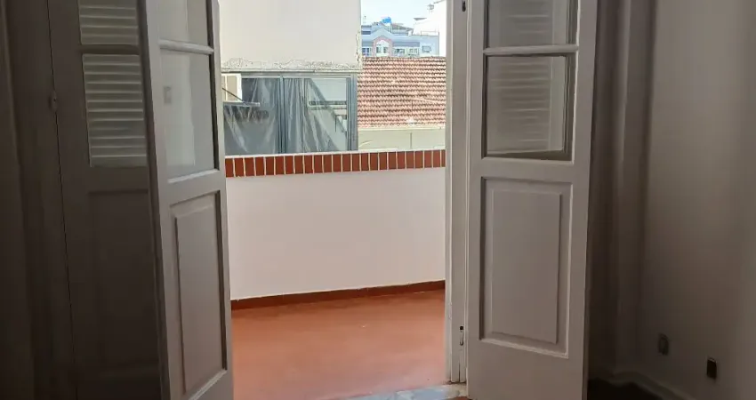APTO COM 03 QUARTOS RUA CANAVIEIRAS/GRAJAÚ