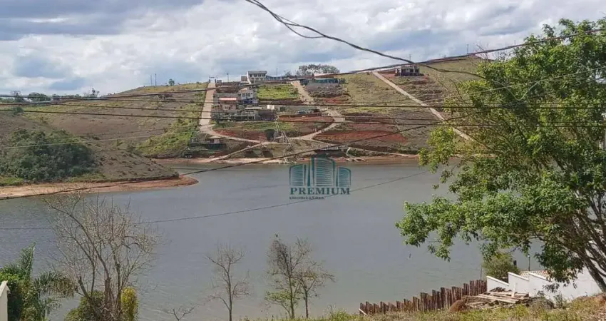 Casa com vista deslumbrante e acesso à represa no marina remonta