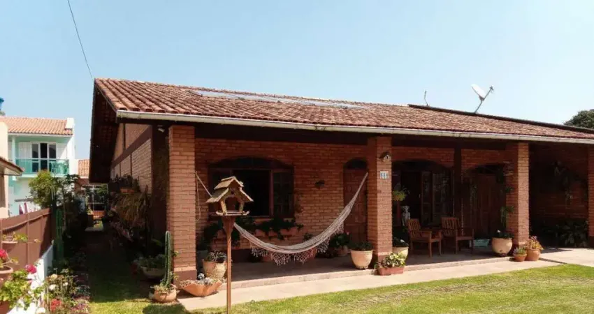 Casa com 3 quartos à venda na Rua Leonel Pereira, 654, Cachoeira do Bom Jesus, Florianópolis