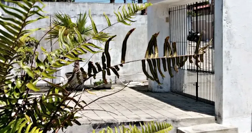 Casa à Venda no Bairro Pitimbú, Natal – Conforto e Localização Privilegiada!