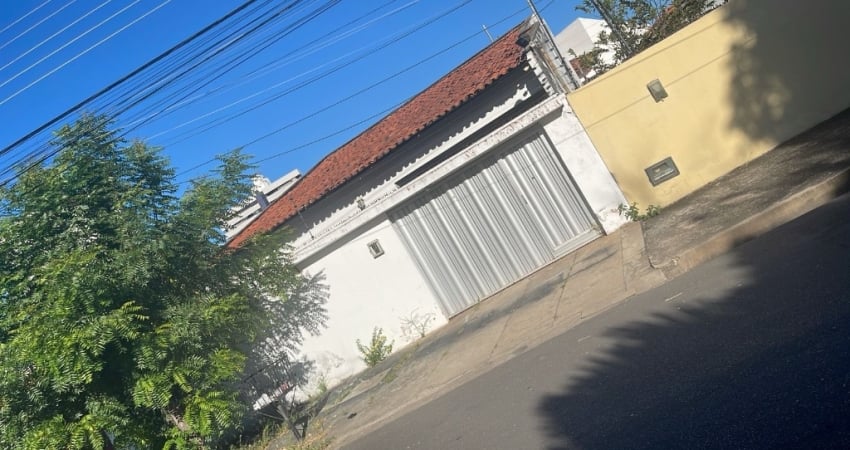 Casa com 3 quartos à venda na Rua Professor Joca Vieira, 445, Fátima, Teresina