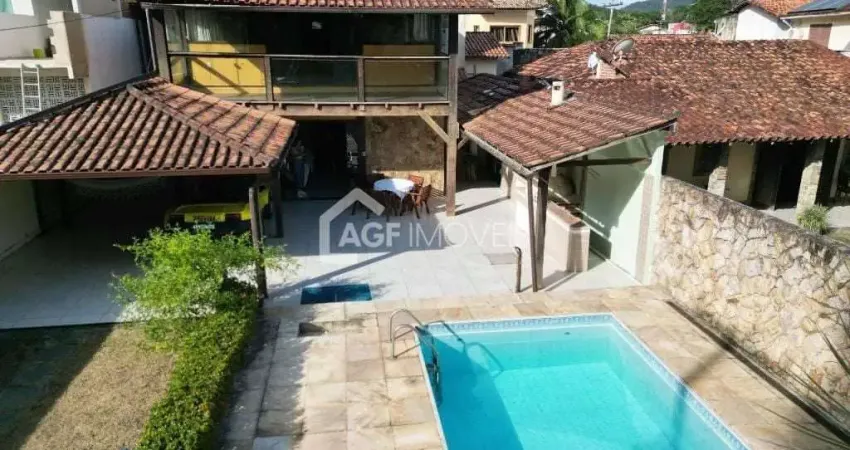 Maravilhosa casa com 5 dormitórios lote inteiro à venda por r$ 950.000 - maravista - niterói/rj