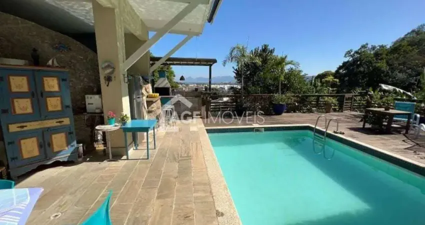 Casa com 4 quartos à venda em Itacoatiara, Niterói