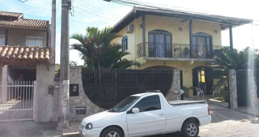 Casa residencial à venda com 210m2 de área construída, Bairro Figueira, Gaspar.
