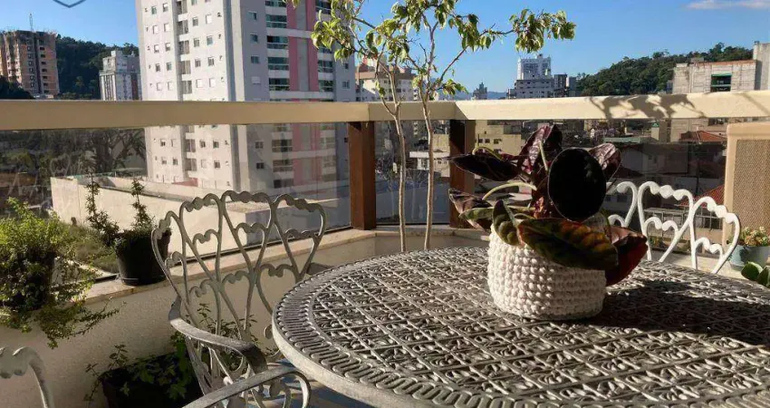 Apartamento com 3 dormitórios, sendo 1 suíte, com 148 m², no bairro Vila Nova em Blumenau