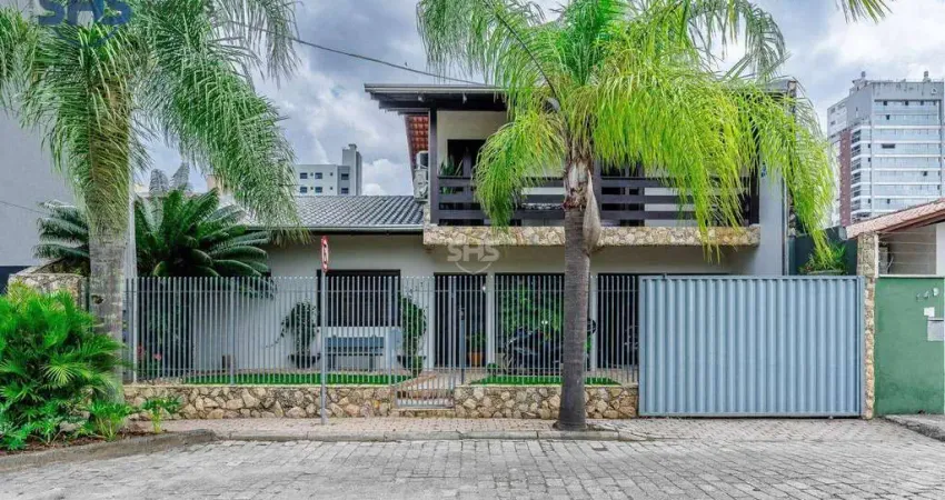Casa com 4 dormitórios à venda, 210 m² por R$ 1.290.000,00 - Vila Nova - Blumenau/SC