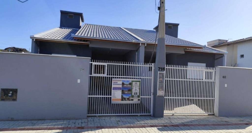Casa à venda, 97 m² por R$ 640.000,00 - Itacolomi - Balneário Piçarras/SC