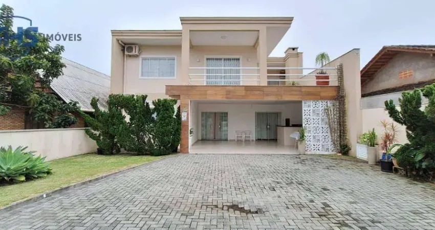 Casa com 4 quartos à venda na Rua Padre Albano José Koeller, 539, Armação, Penha