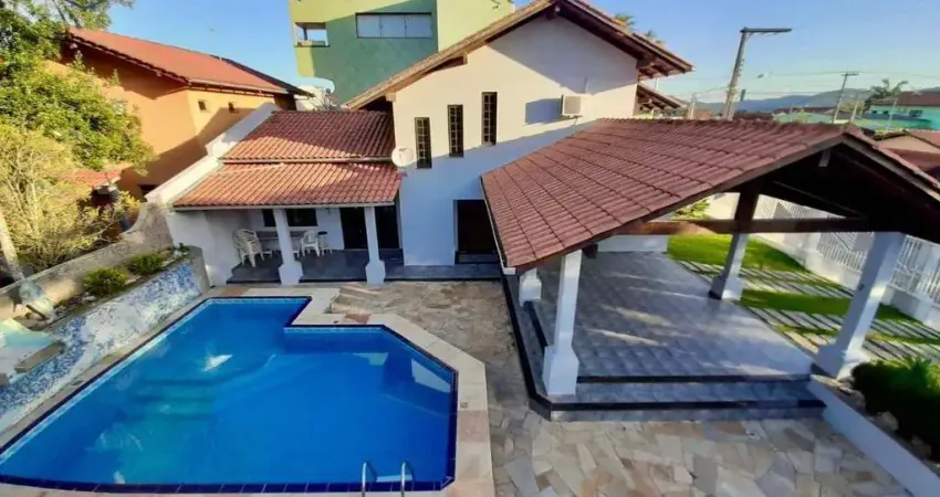 Casa com 5 dormitórios à venda, 250 m² por R$ 1.800.000,00 - Armação - Penha/SC
