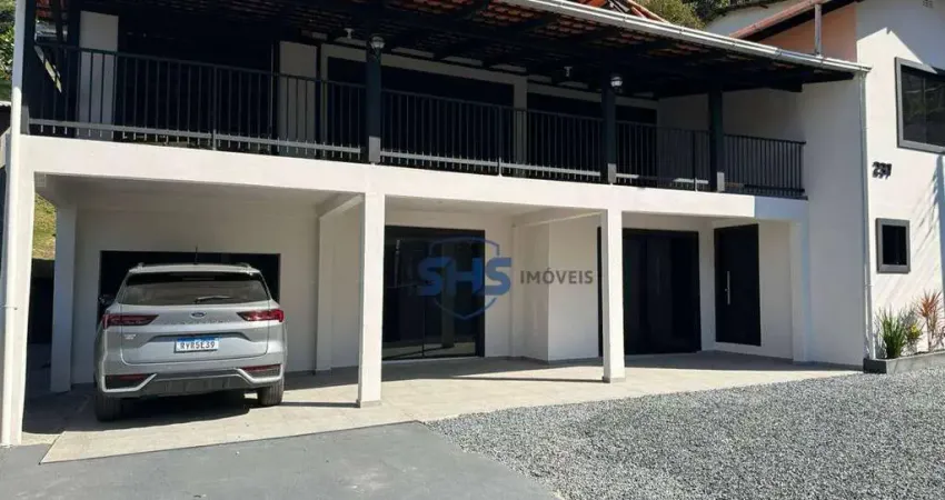 Grande casa de 5 dormitórios à venda, 400 m² por R$ 750.000 - Água Verde - Blumenau/SC