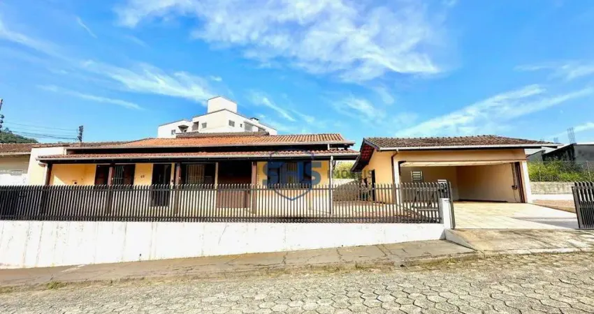 Casa com 4 dormitórios à venda, 225 m² por R$ 780.000,00 - Velha - Blumenau/SC