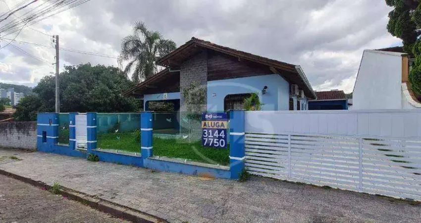 Casa com 3 dormitórios para alugar, 250 m² por r$ 4.300,01/mês - água verde - blumenau/sc