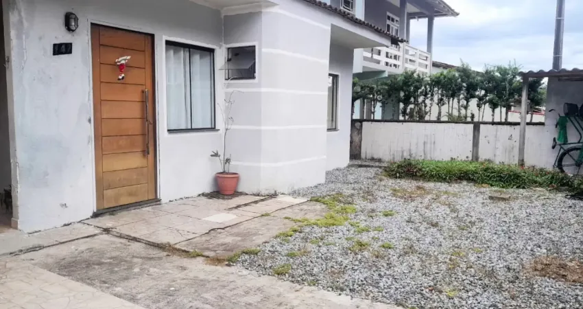 A casa perfeita não existe? veja esta casa com piscina e 4 quartos então!!!!